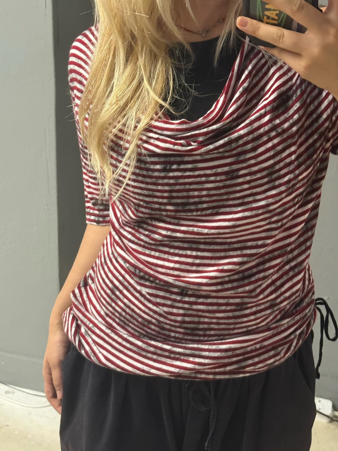 semantic design distressed shirring top 상품이미지3