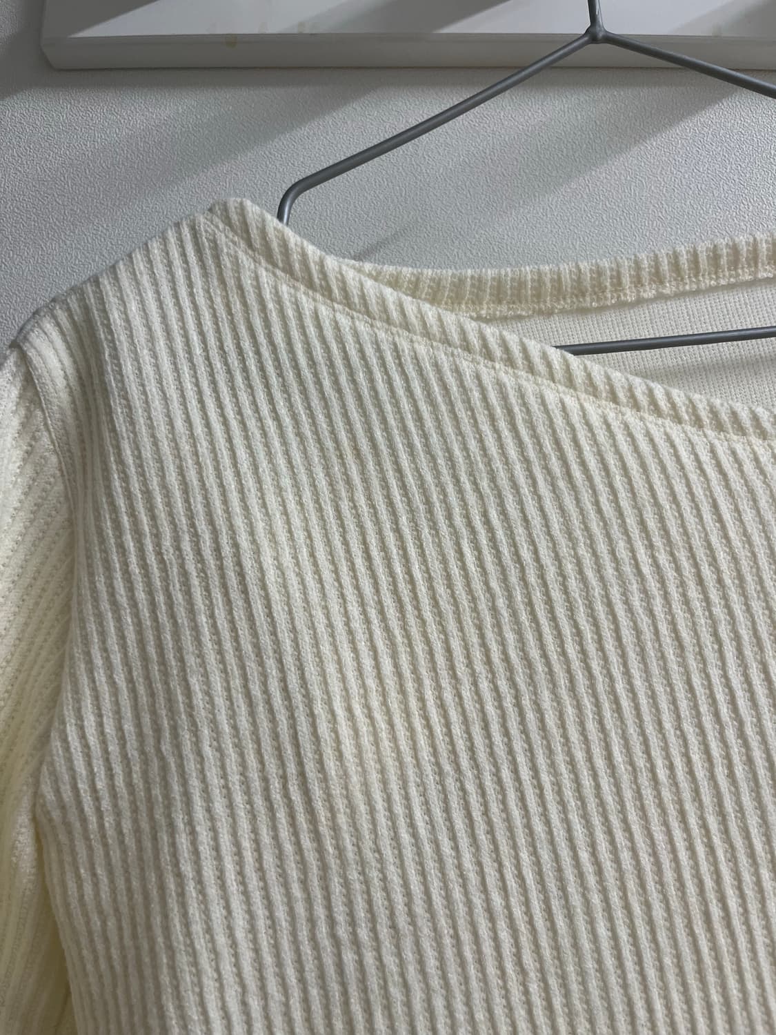 [키오프 하늘]루시르주 Shoulder cutting turtleneck 상품이미지7