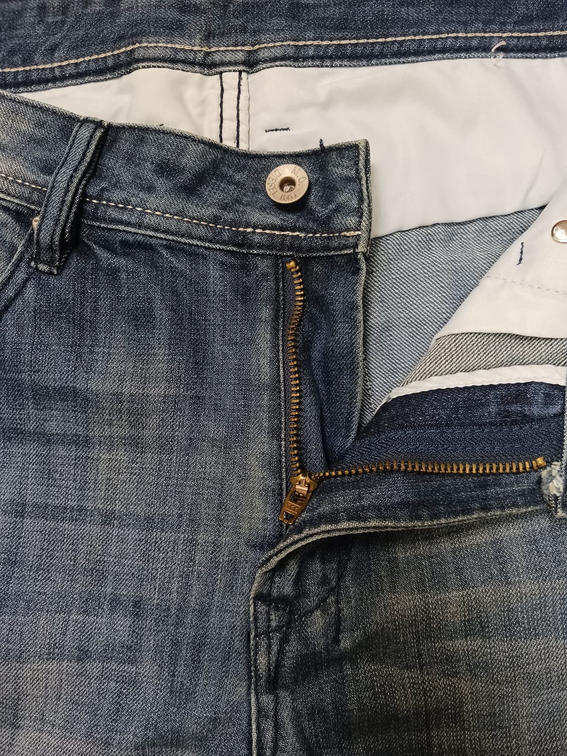 [32] 디젤 데미지 워싱 슬림 스트레이트진 청바지 상품이미지6