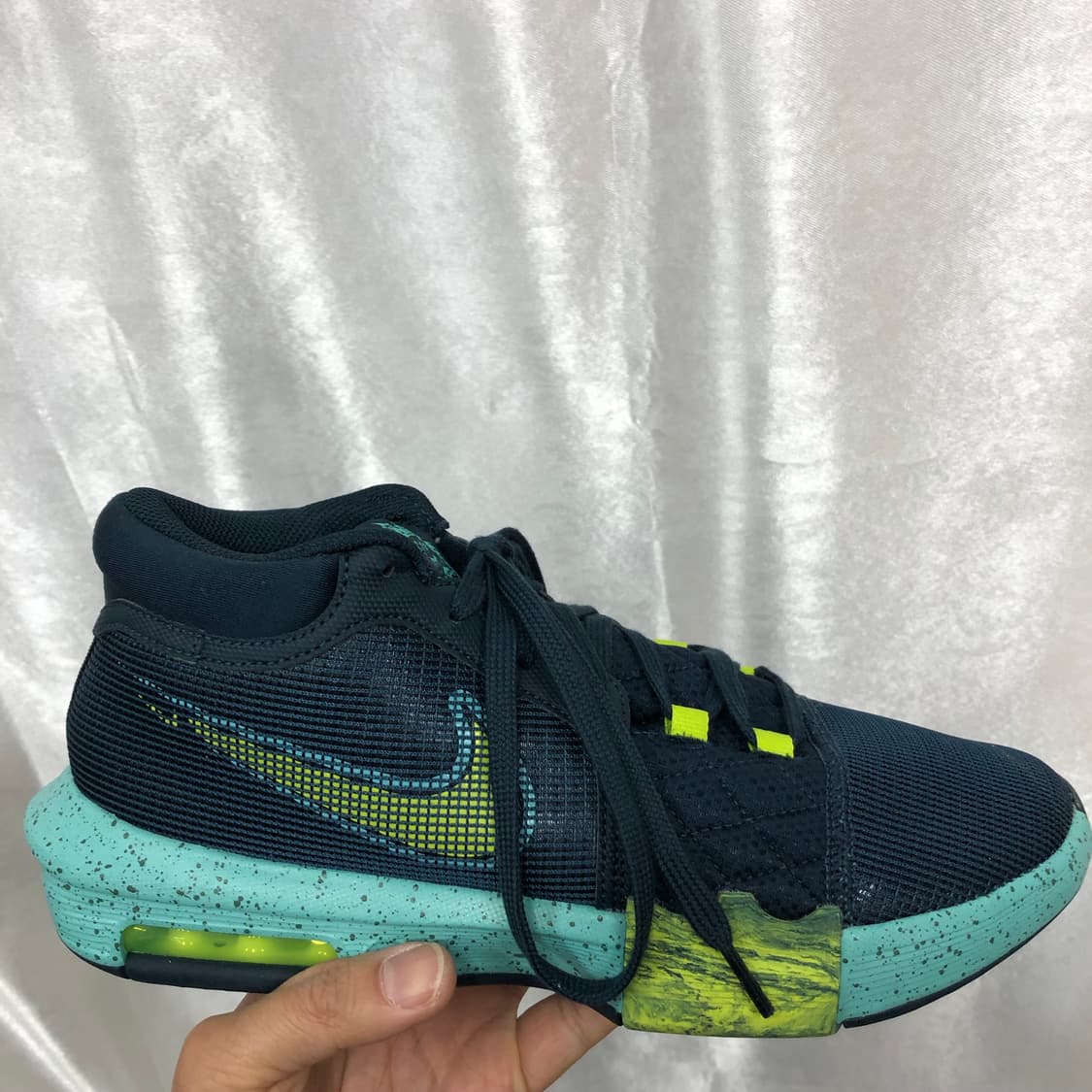 나이키 르브론 위트니스 8 농구화 사이즈270  상품이미지1