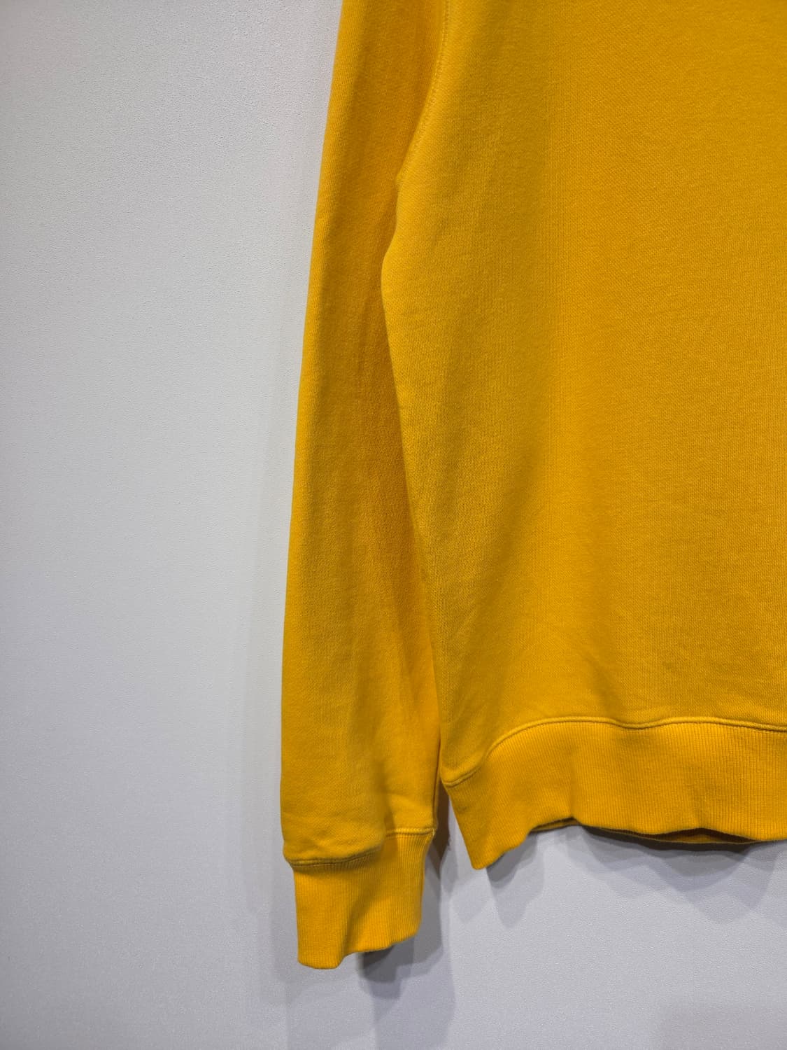 타미힐피거 시그니처 자수 옐로우 맨투맨 상품이미지4