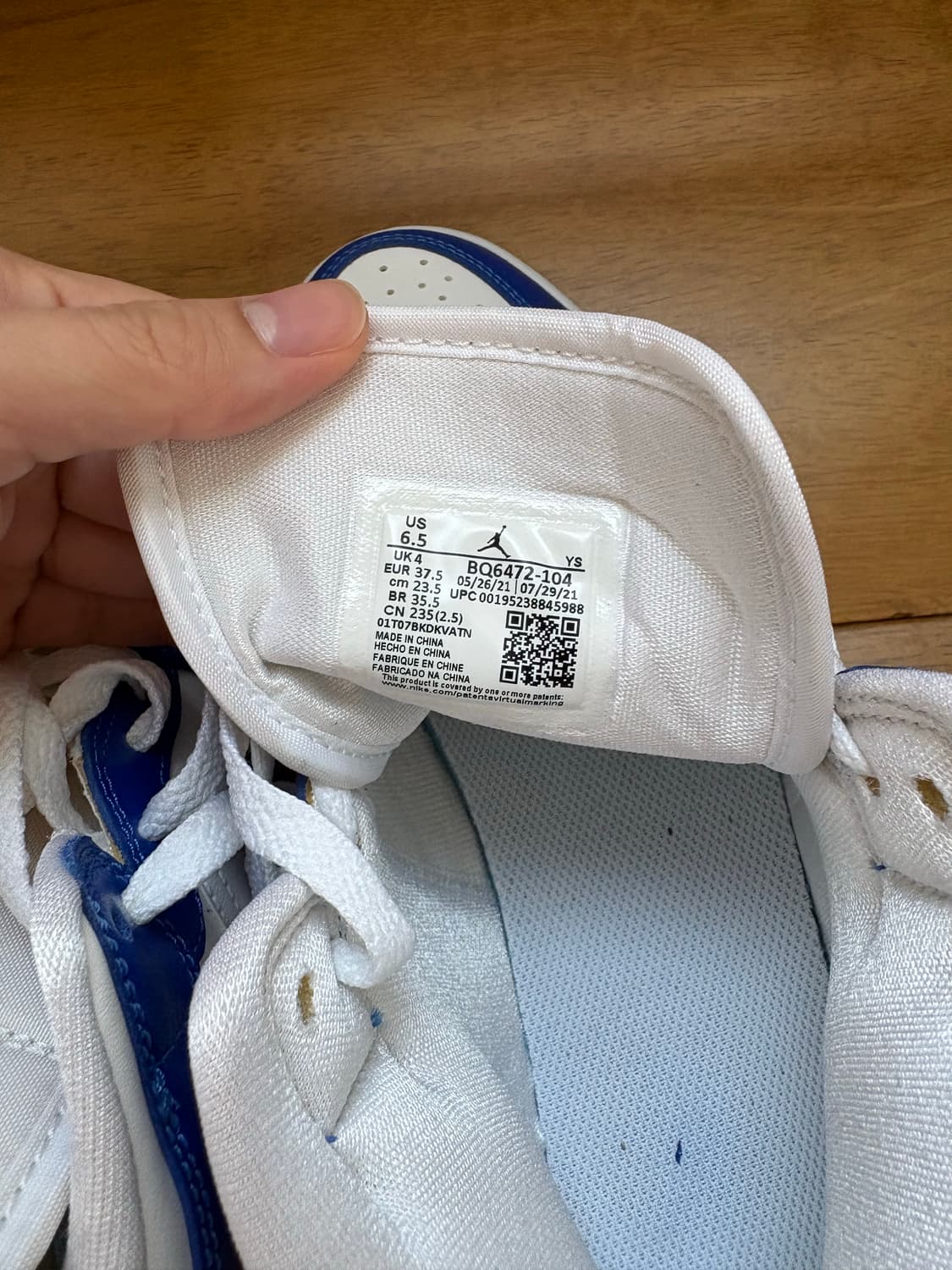 (W) 조던 1 미드 화이트 하이퍼 로얄 상품이미지4