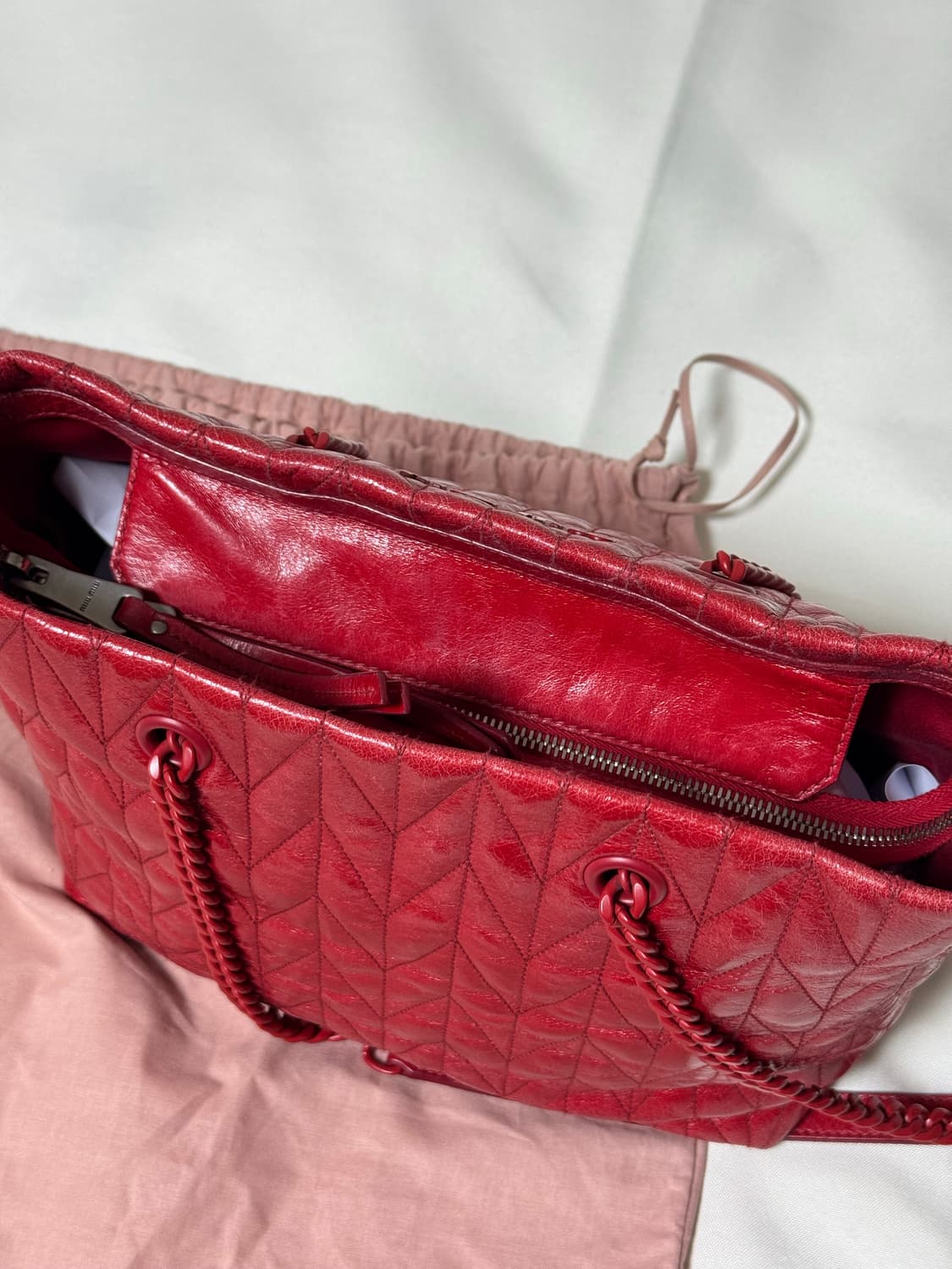 미우미우 마테라쎄 퀄팅 토트백 상품이미지3