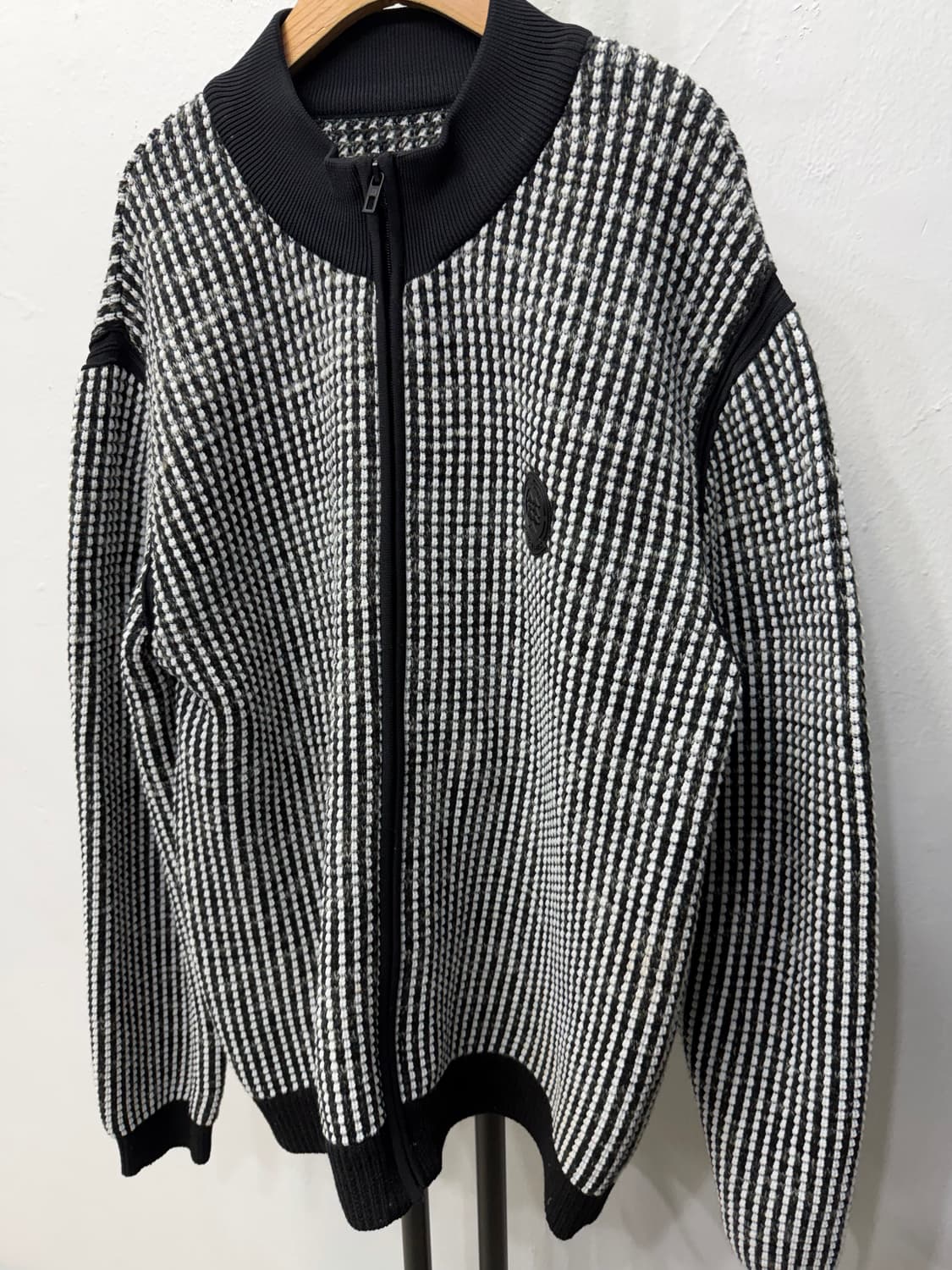 정품) 코오롱 블랙 화이트 스트라이프 집업 가디건 105 상품이미지3