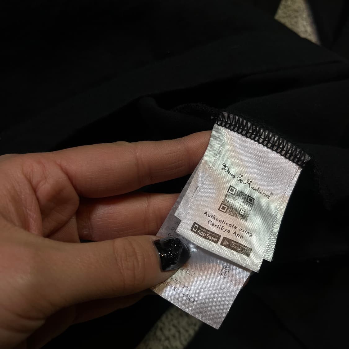 데우스 엑스 마키나 서울 빅로고 롱슬리브 티셔츠 상품이미지5