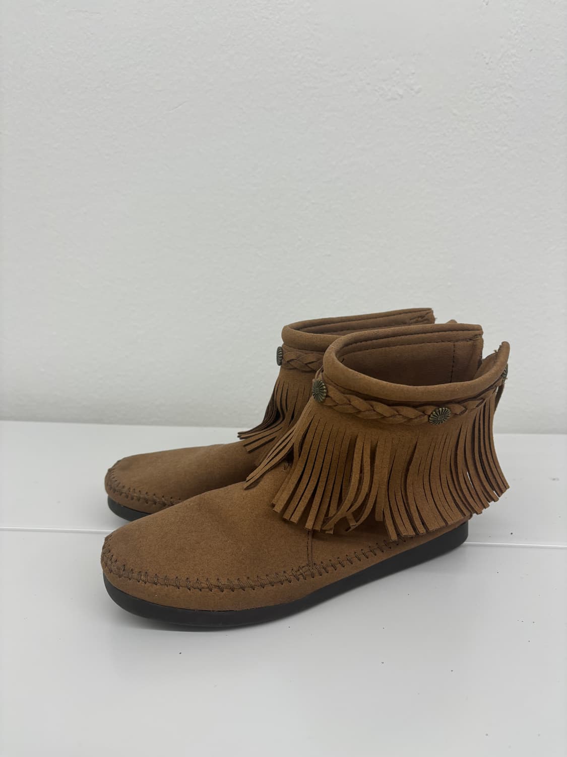 Minnetonka 프린지 부츠 스웨이드 상품이미지1