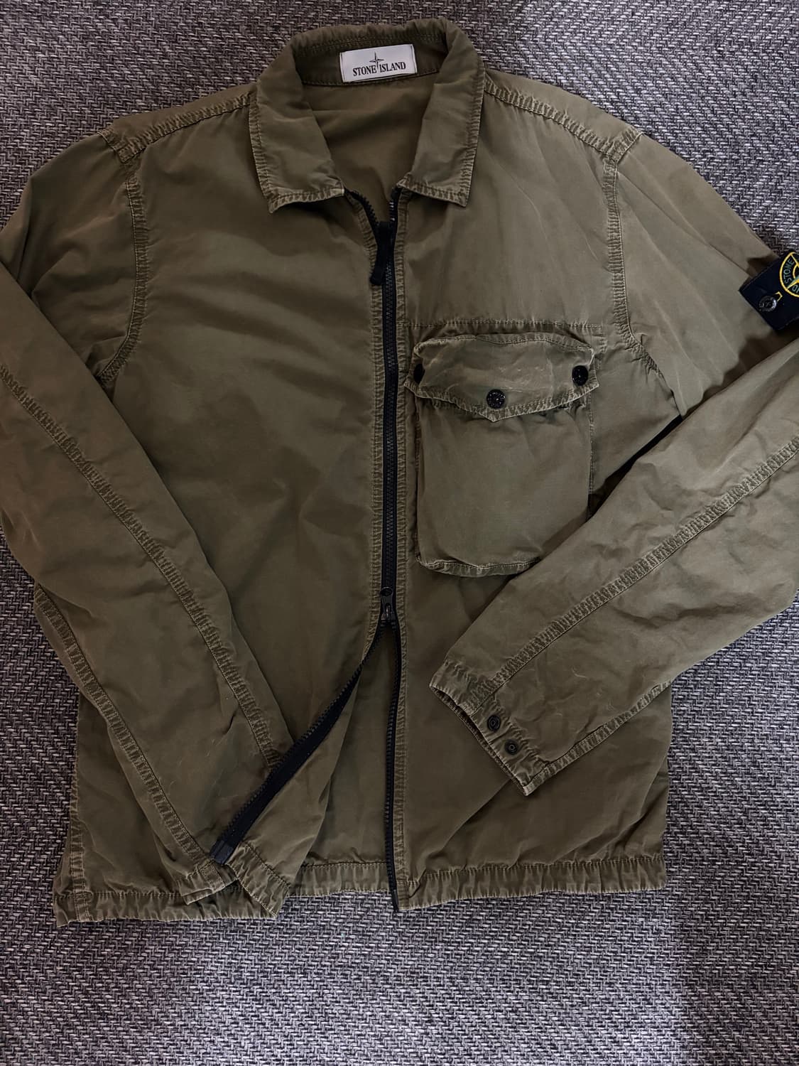 스톤아일랜드 원포켓 올드이펙트 오버자켓 L 카키 상품이미지1