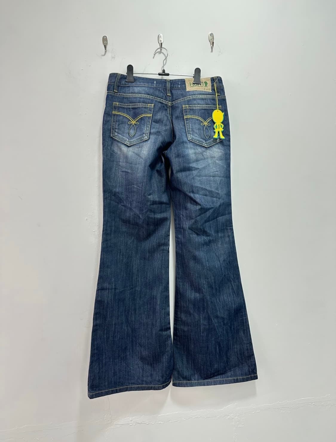 HUM raw denim flare cut denim 상품이미지4