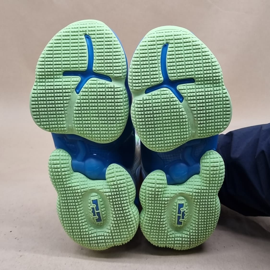 나이키 르브론19 농구화 235 상품이미지3