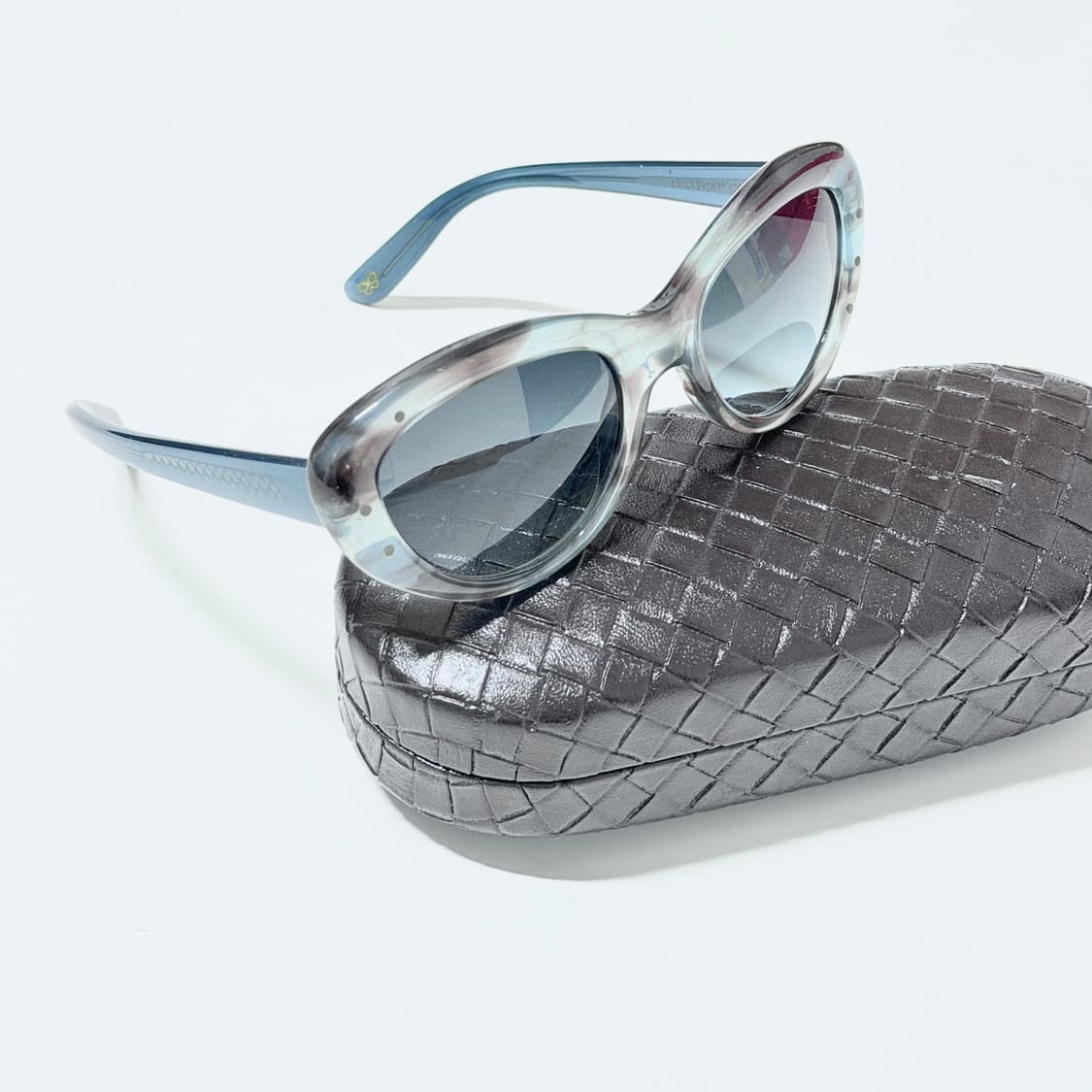 보테가베네타 인트레치아토 오발 선글라스 상품이미지5