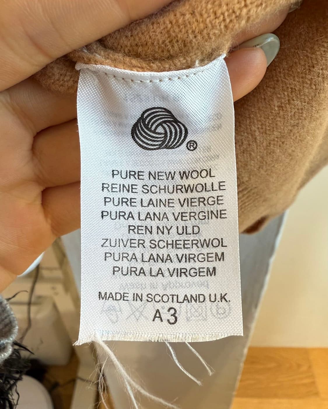 버버리 베이지 램스울 하프 니트  상품이미지9