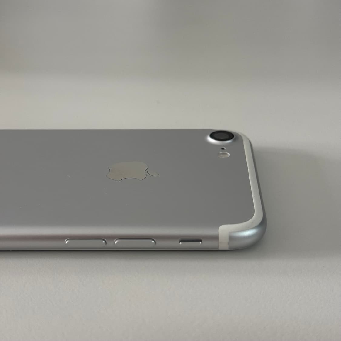 S급 아이폰7 실버 128GB 해외무음판🔋100% 상품이미지4