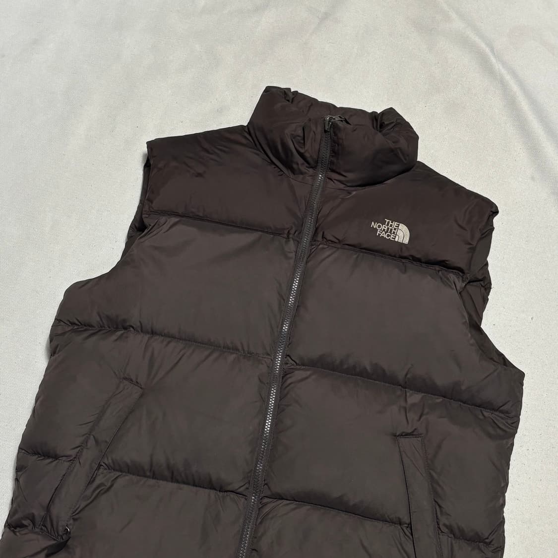 L 노스페이스 1996 눕시 700 브라운 패딩 베스트 상품이미지1