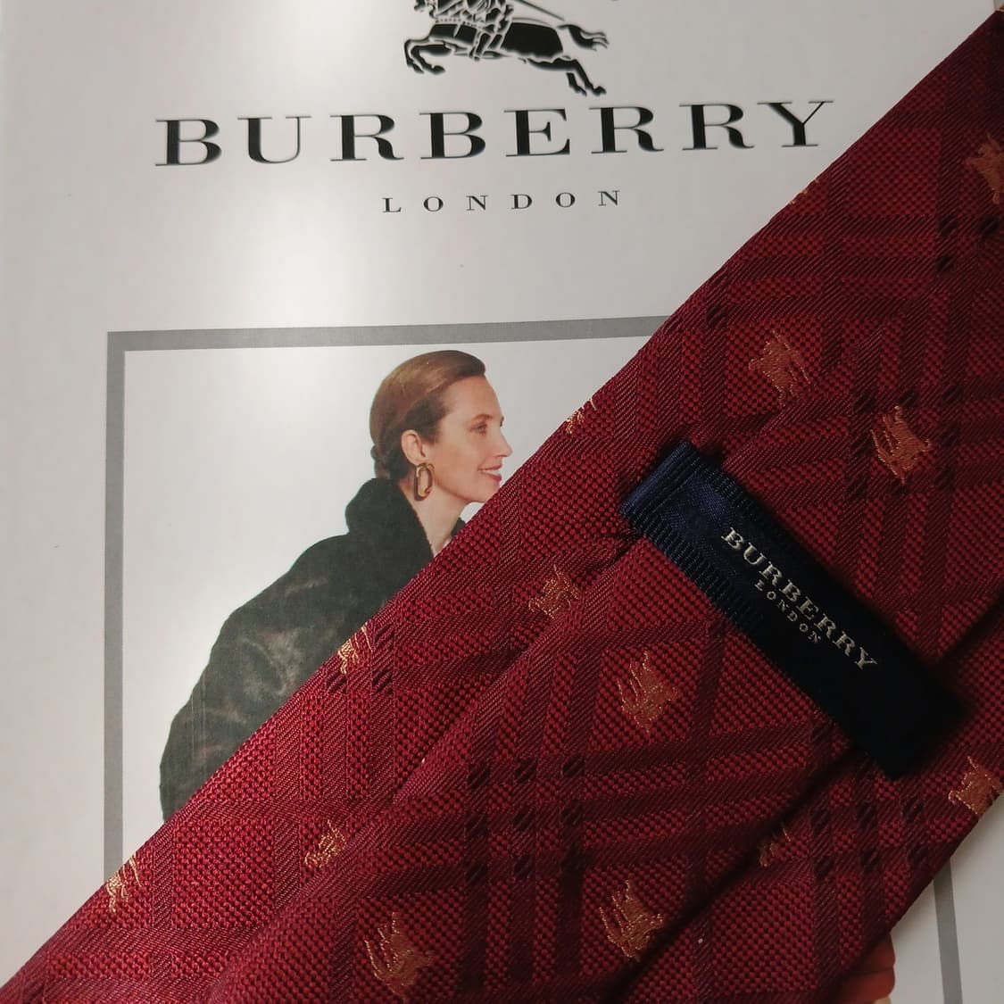 버버리 실크 기마사 자수 로고 넥타이 9.4cm A등급 A18896
 상품이미지5