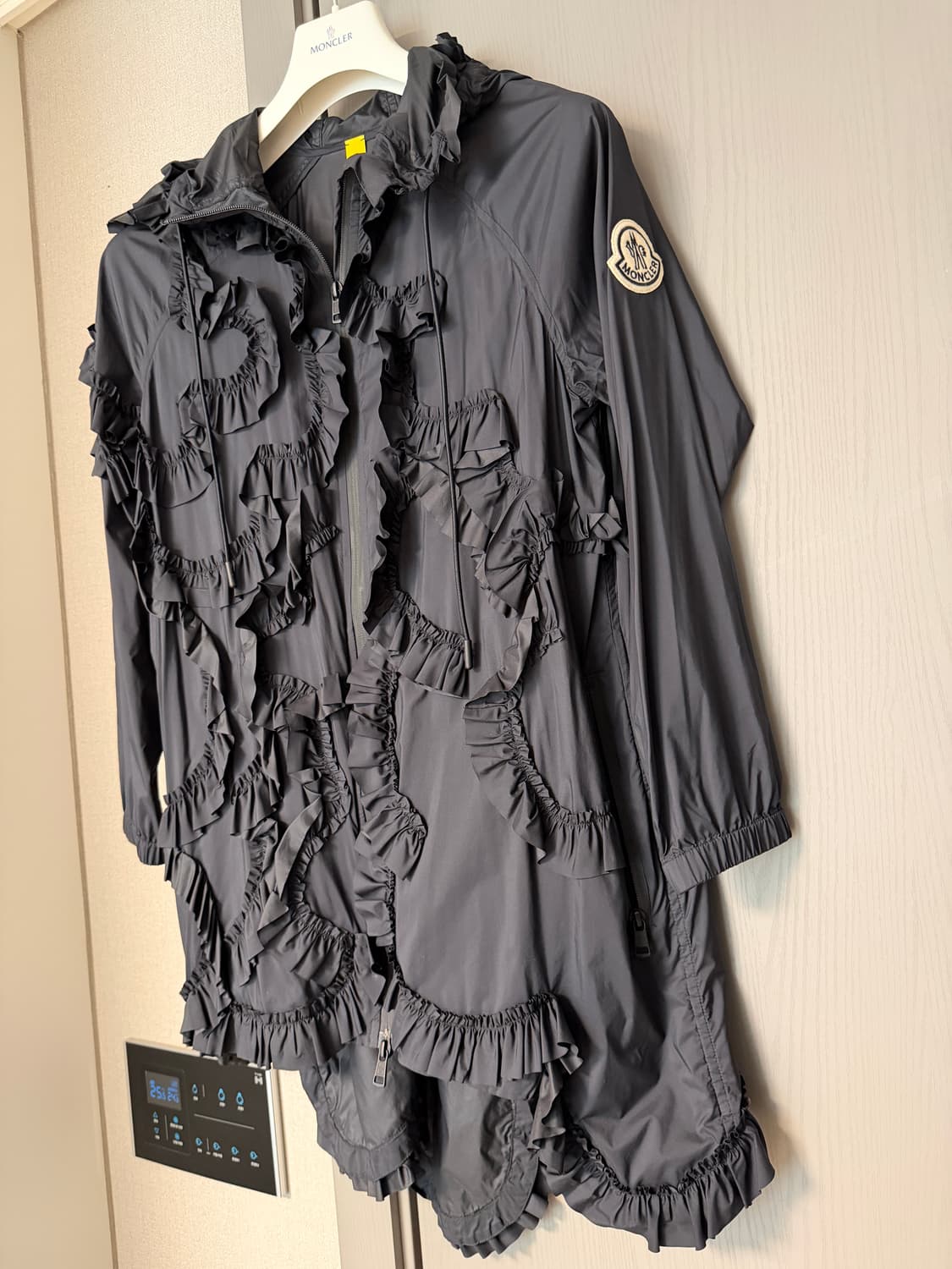 몽클레르 GENIUS × Simone Rocha 러플 나일론 아우터 /  상품이미지7