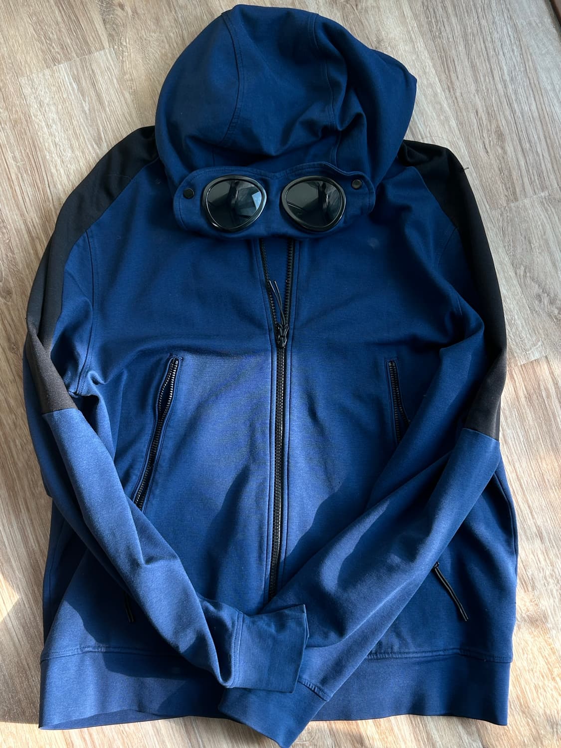 CP 컴퍼니 고글 후드집업 상품이미지1