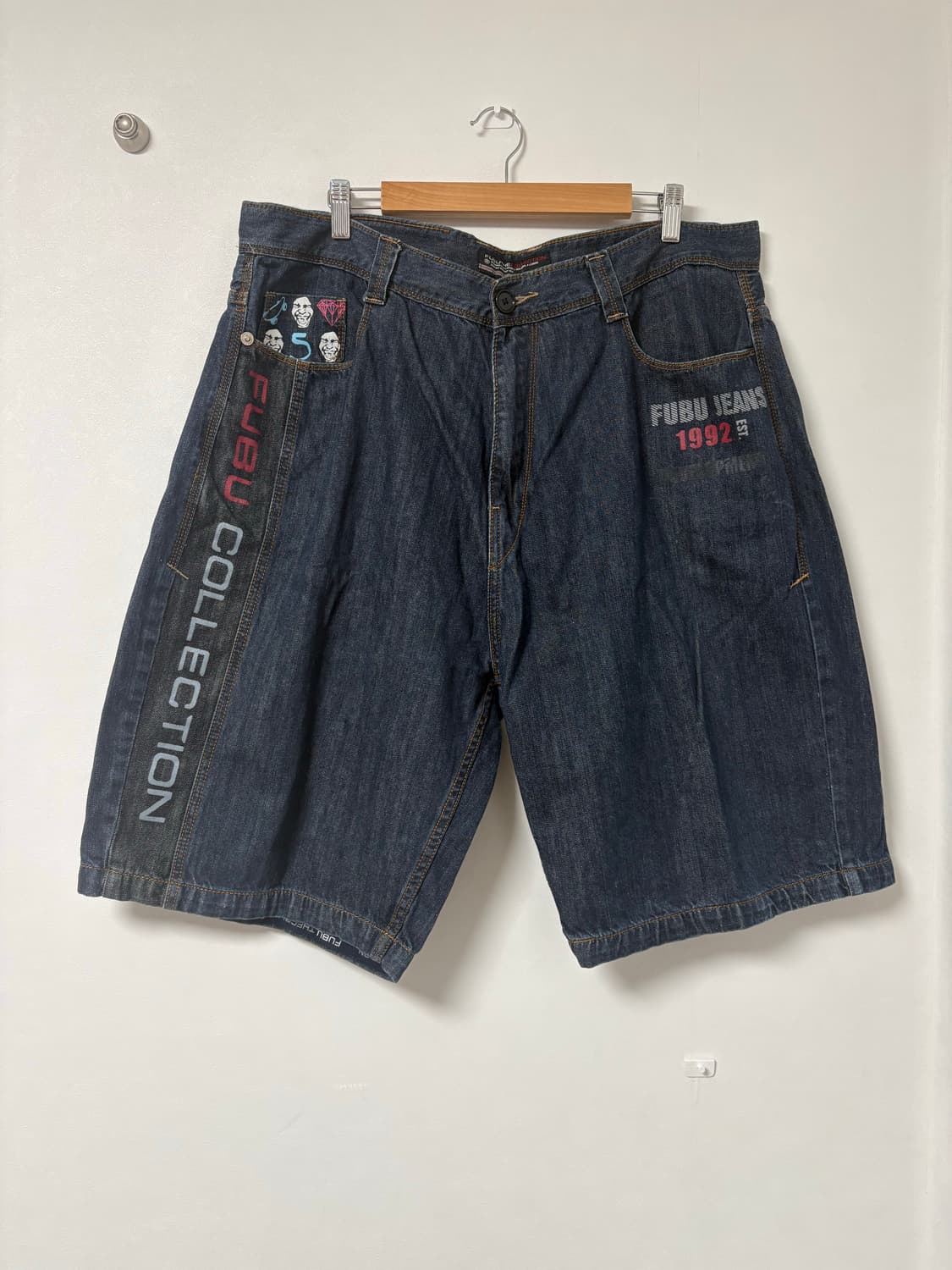 Fubu 푸부 백포켓 디테일 데님 반바지 상품이미지1
