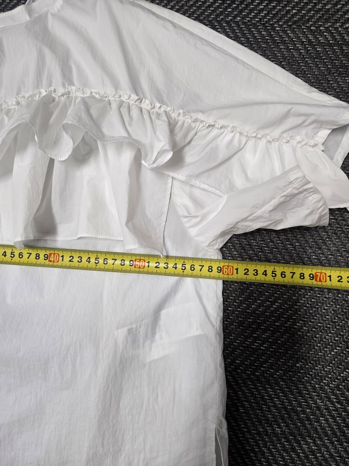 럭키슈에뜨 화이트 프릴 블라우스 반팔 상품이미지7