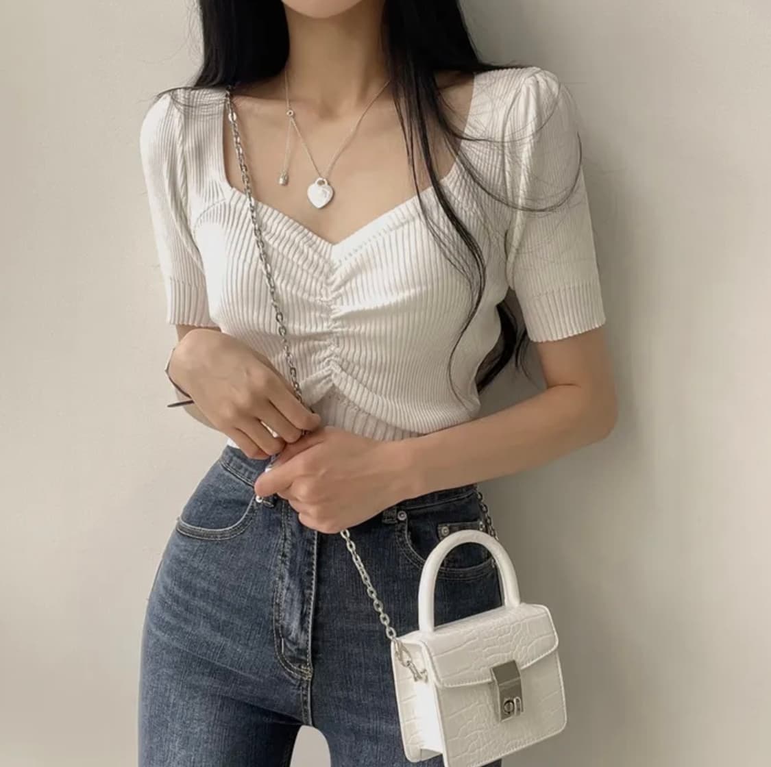 (새상품) 하트넥 골지 셔링 크롭 반팔니트 아이보리 FREE 상품이미지1