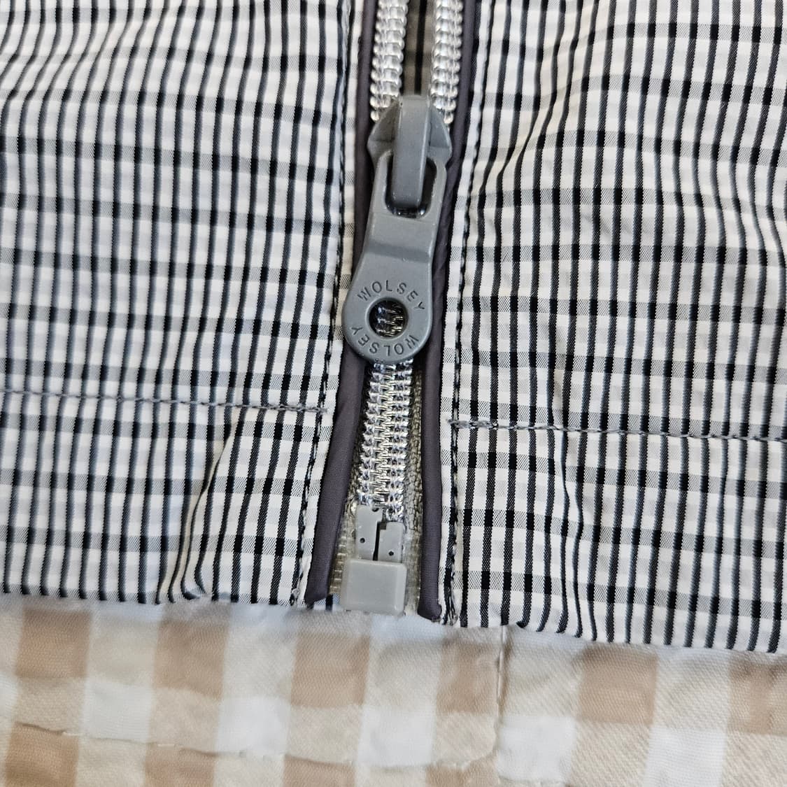 울시 깅엄체크 스윙 얇은 자켓 남자100 상품이미지5