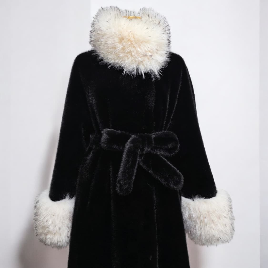 완전 새상품) 예티 아이보리 트리밍 롱 퍼코트 상품이미지1