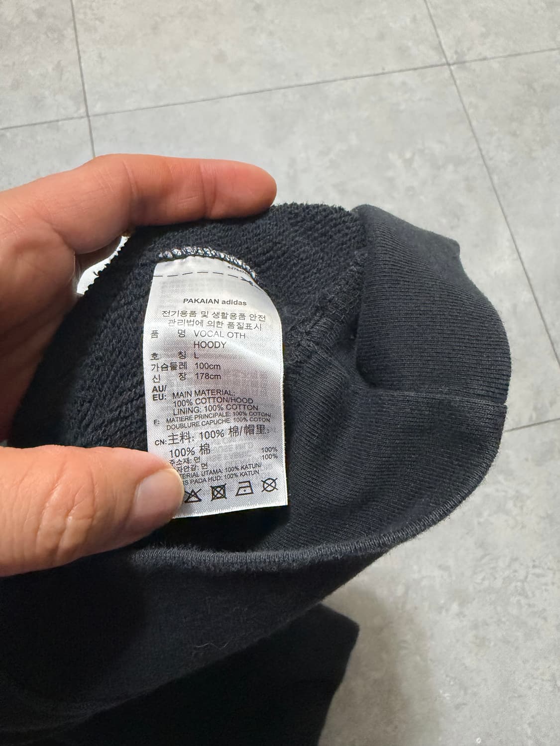 아디다스  블랙컬러 스몰로고패치 스웻후디 100size   상품이미지5