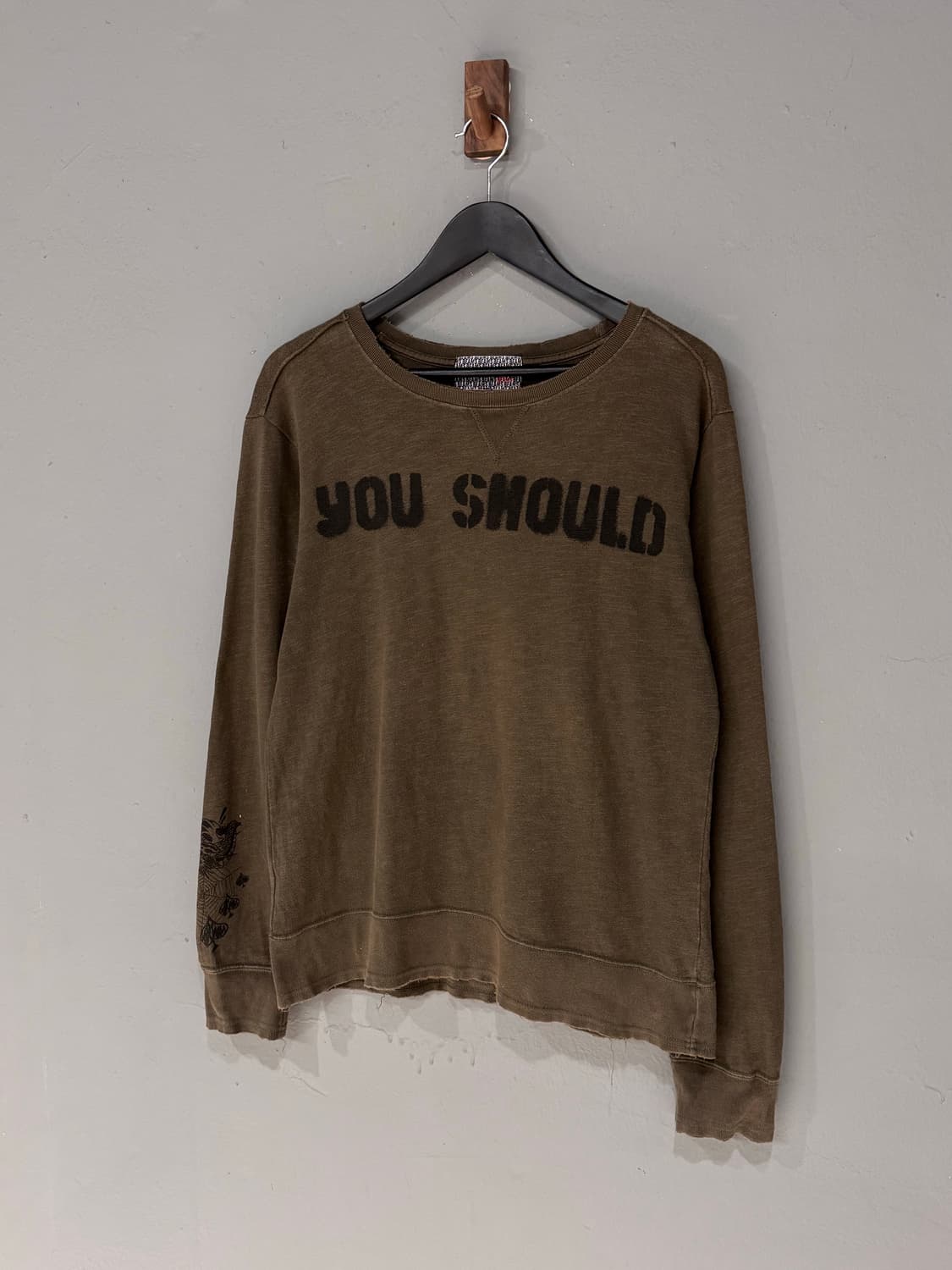 Beams 빔즈 디스트레스드 레터링 롱슬리브  상품이미지1