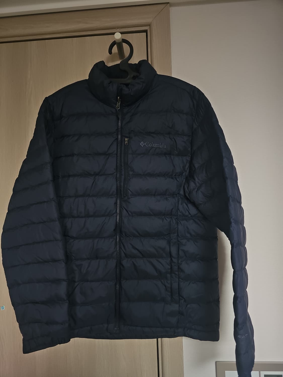 콜롬비아 정품 구스경량패딩 105사이즈 판매합니다 

​
 상품이미지1