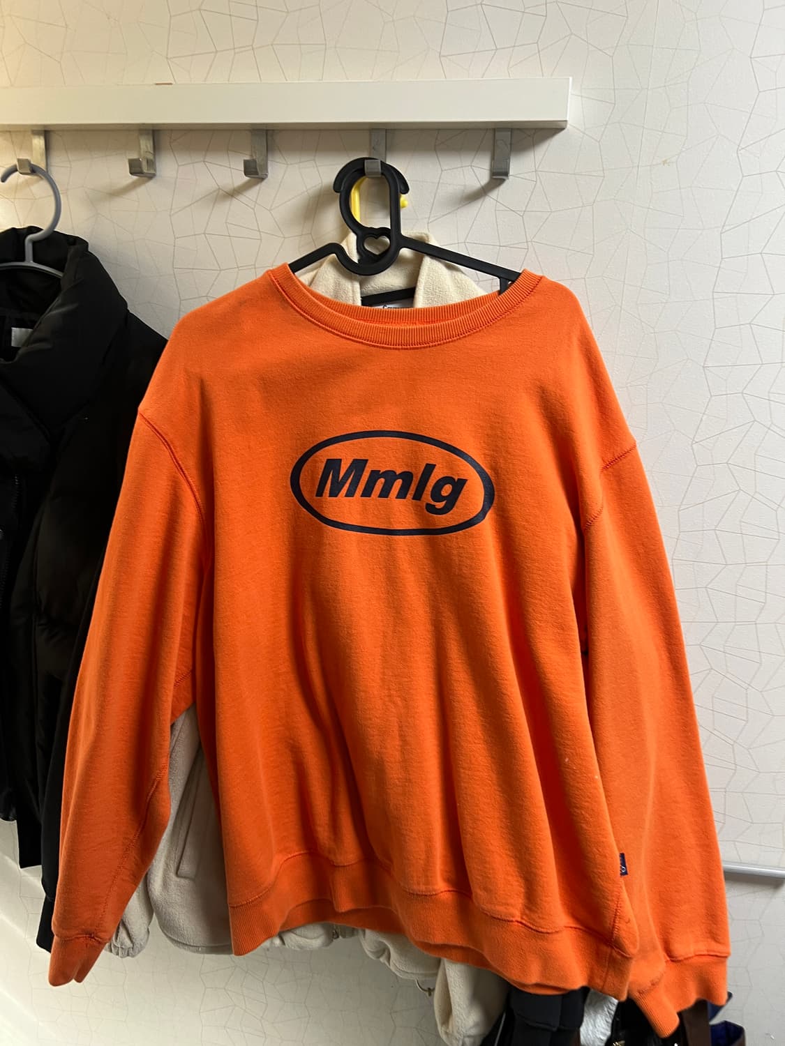 Mmlg 엠엠엘지 맨투맨 상품이미지1