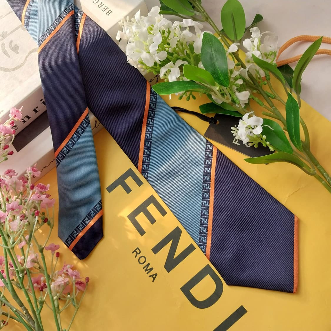 펜디 실크 블루 주카 자카드 레지멘탈 넥타이 8.5cm 새제품 K1701 상품이미지3