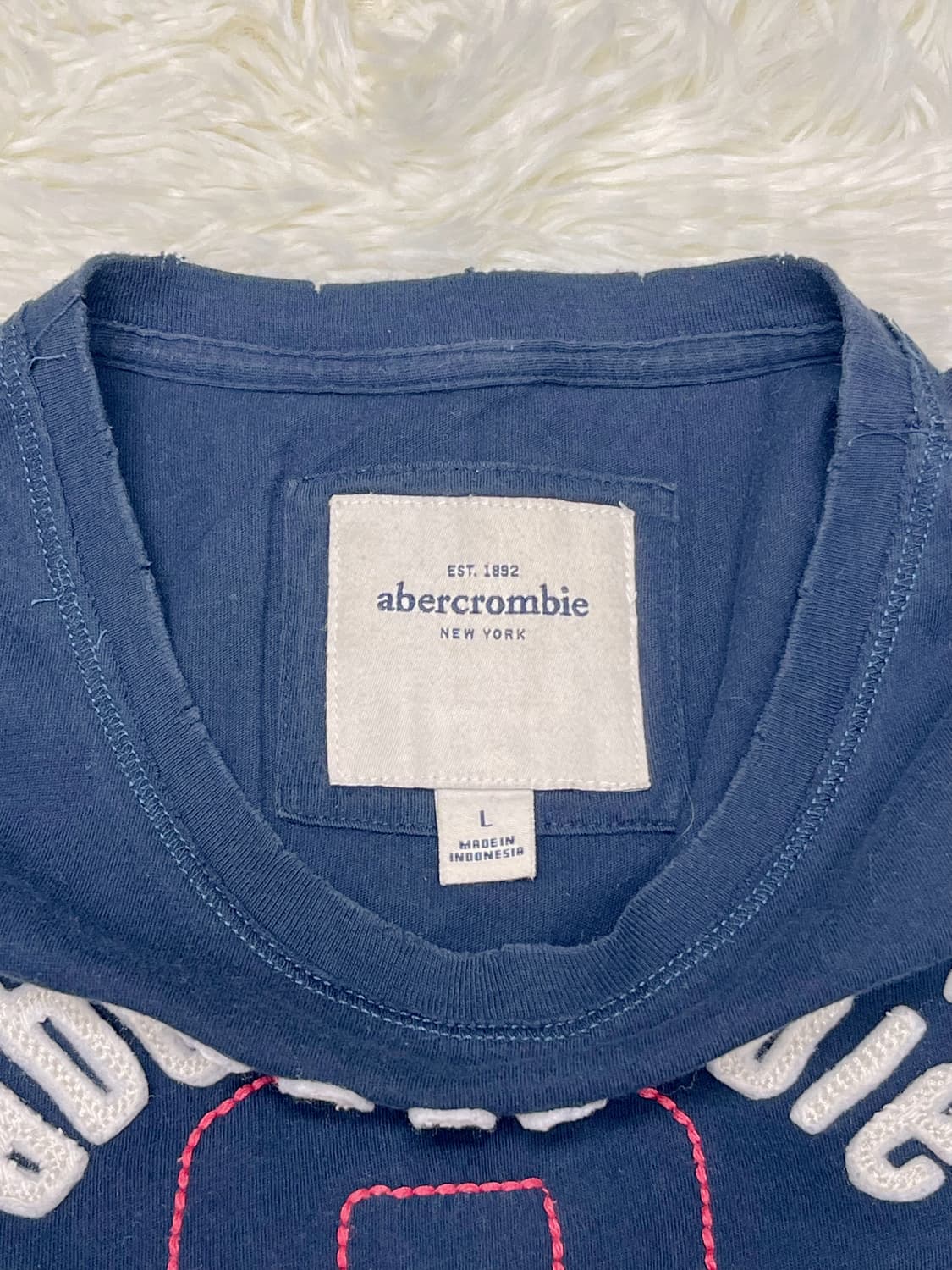 (유일매물) 아베크롬비 y2k 네이비 반팔티 상품이미지3