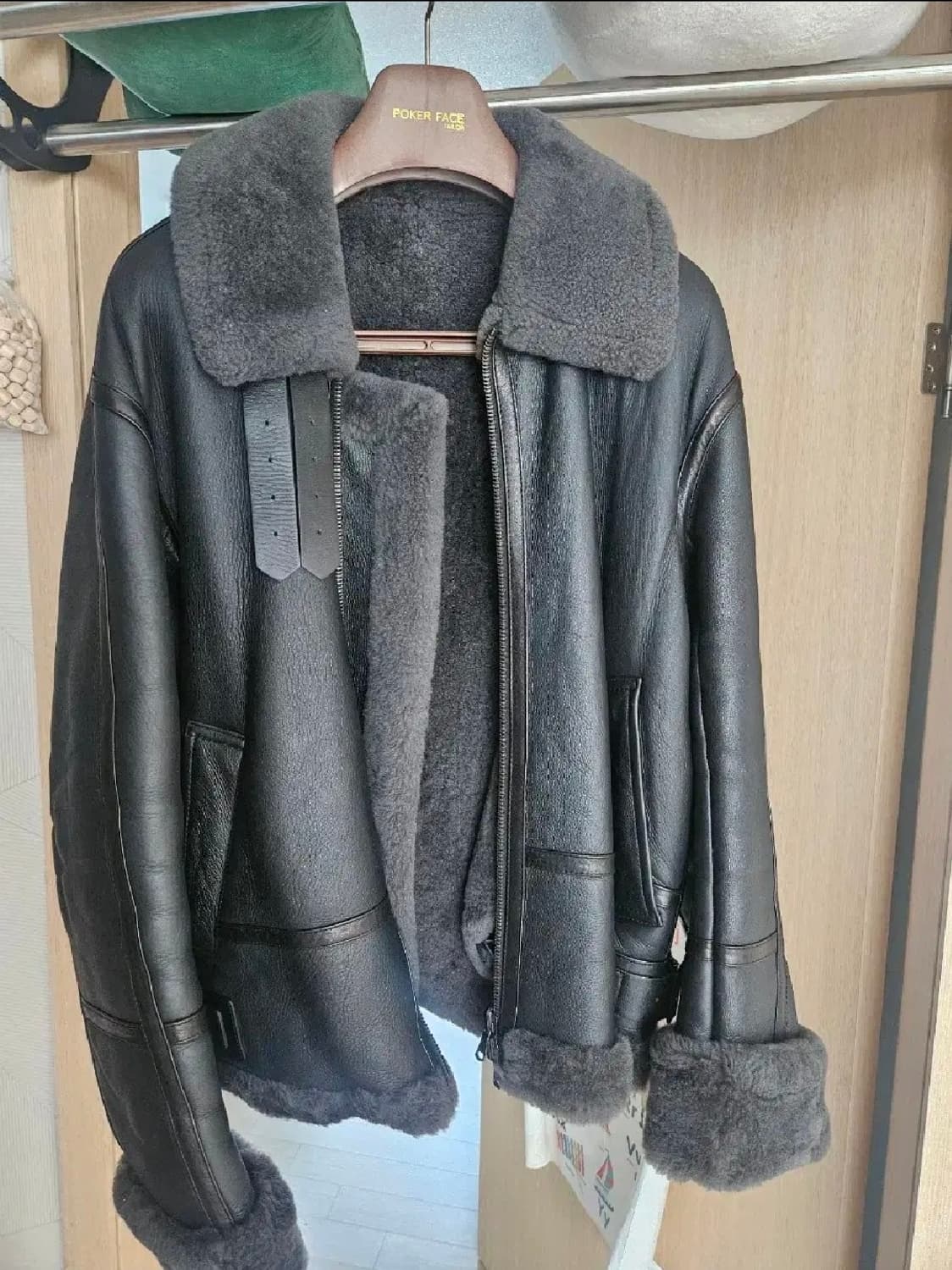 포커페이스 리얼무스탕 차콜 48 상품이미지1