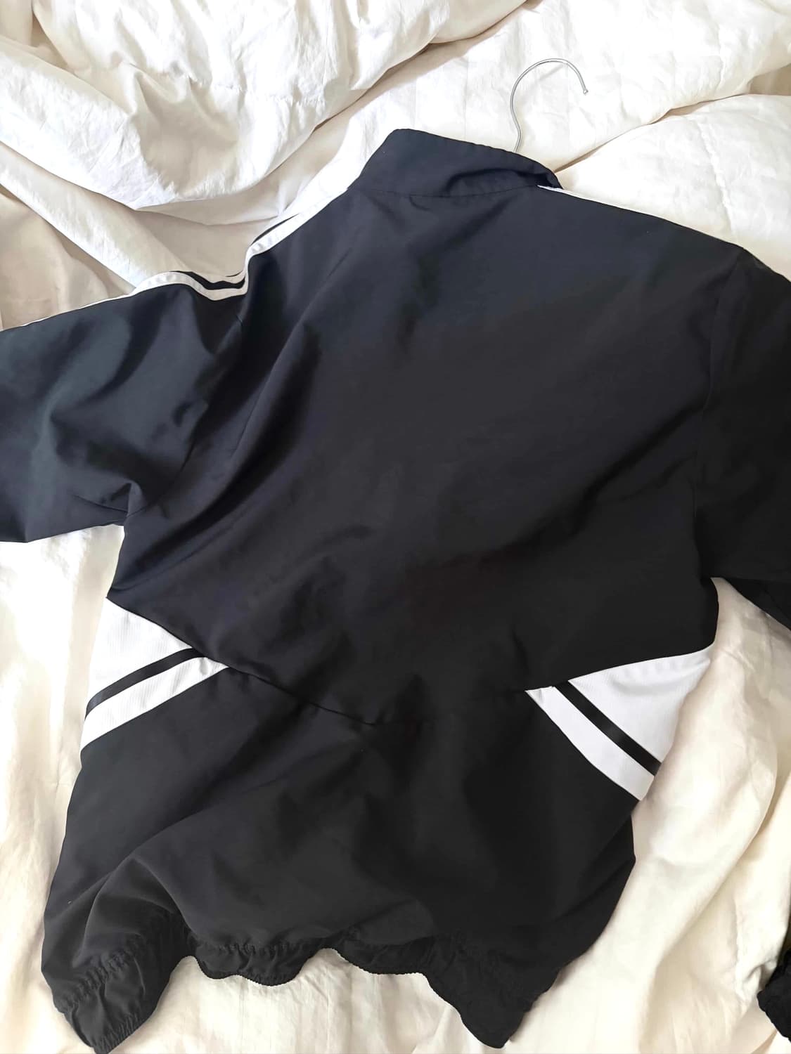 아디다스 슬림핏 바람막이 블랙 상품이미지2