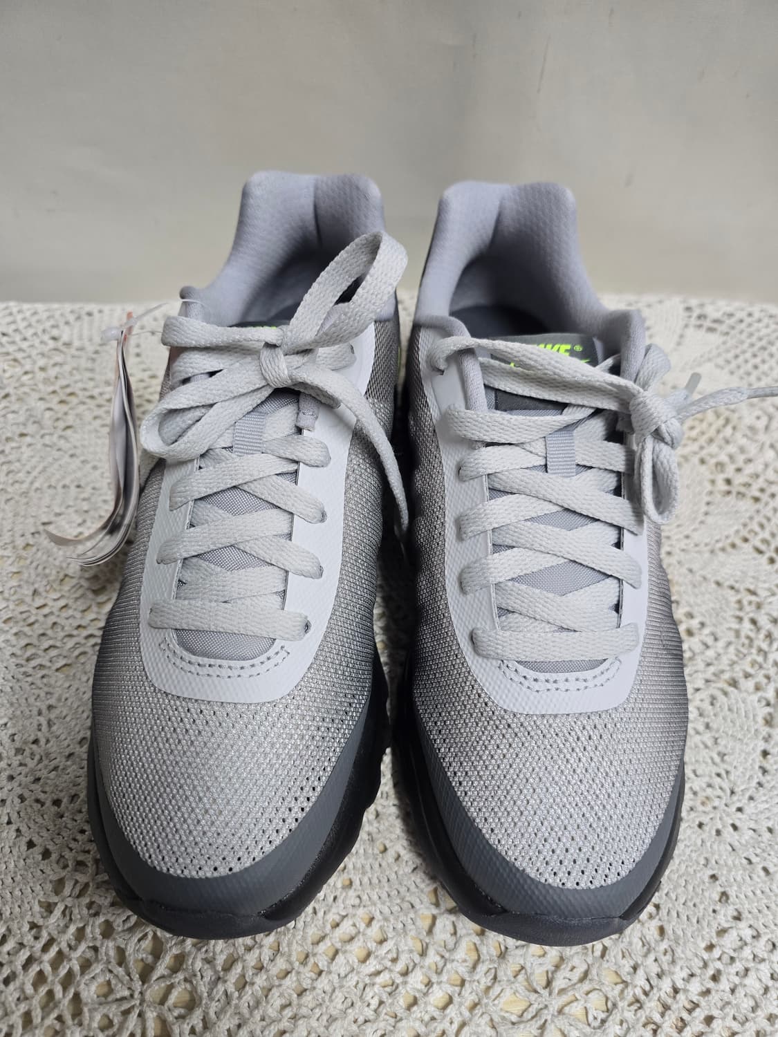 새상품)나이키에어맥스 인비거 230 상품이미지1