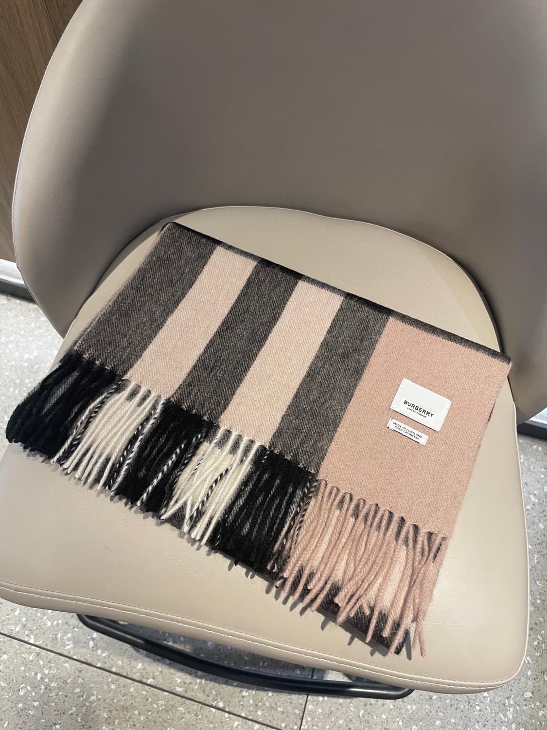 버버리숙녀 리버서블 스카프100% 램스울
 상품이미지1