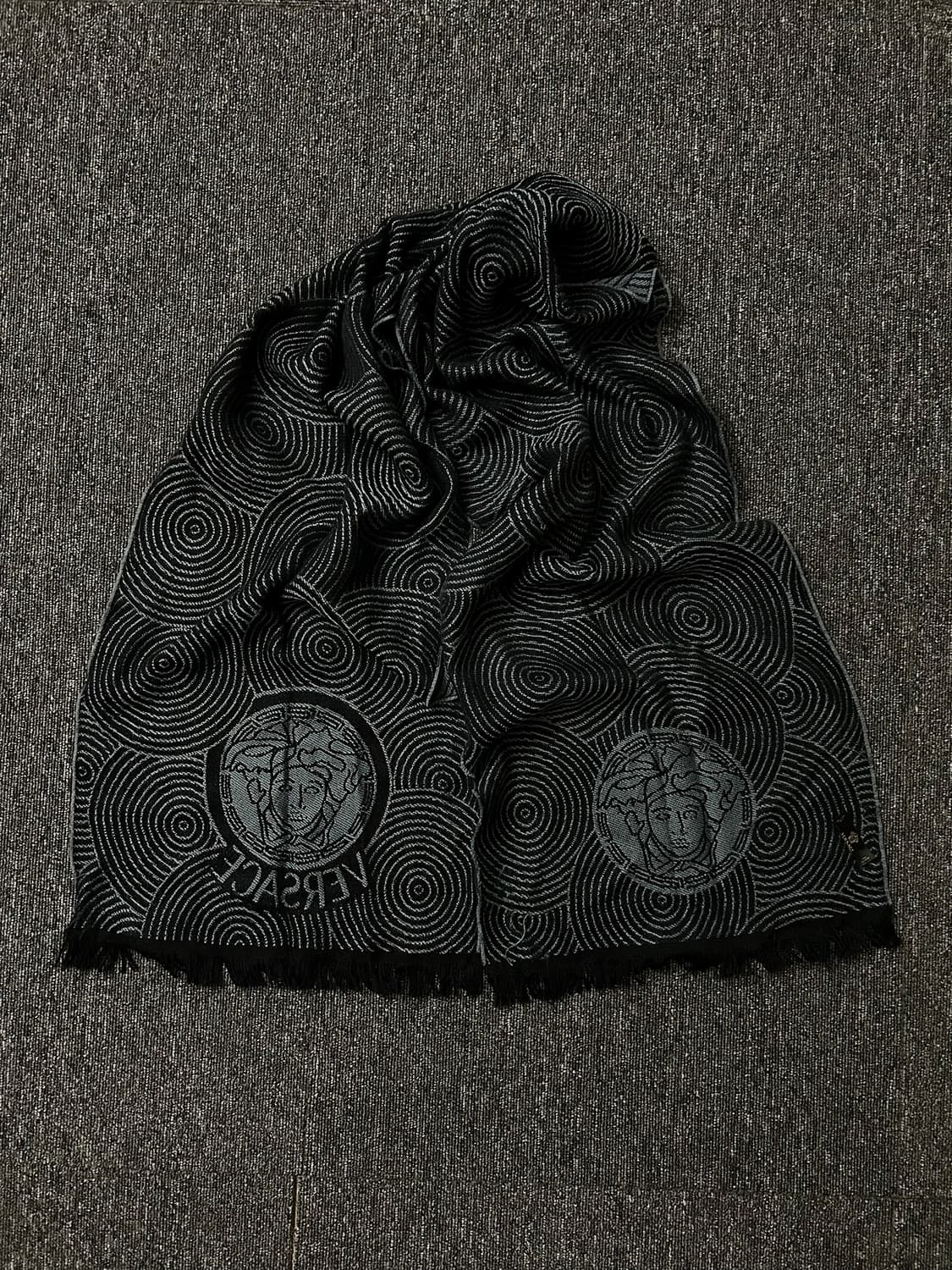 베르사체(Versace) 메두사 머플러 상품이미지3