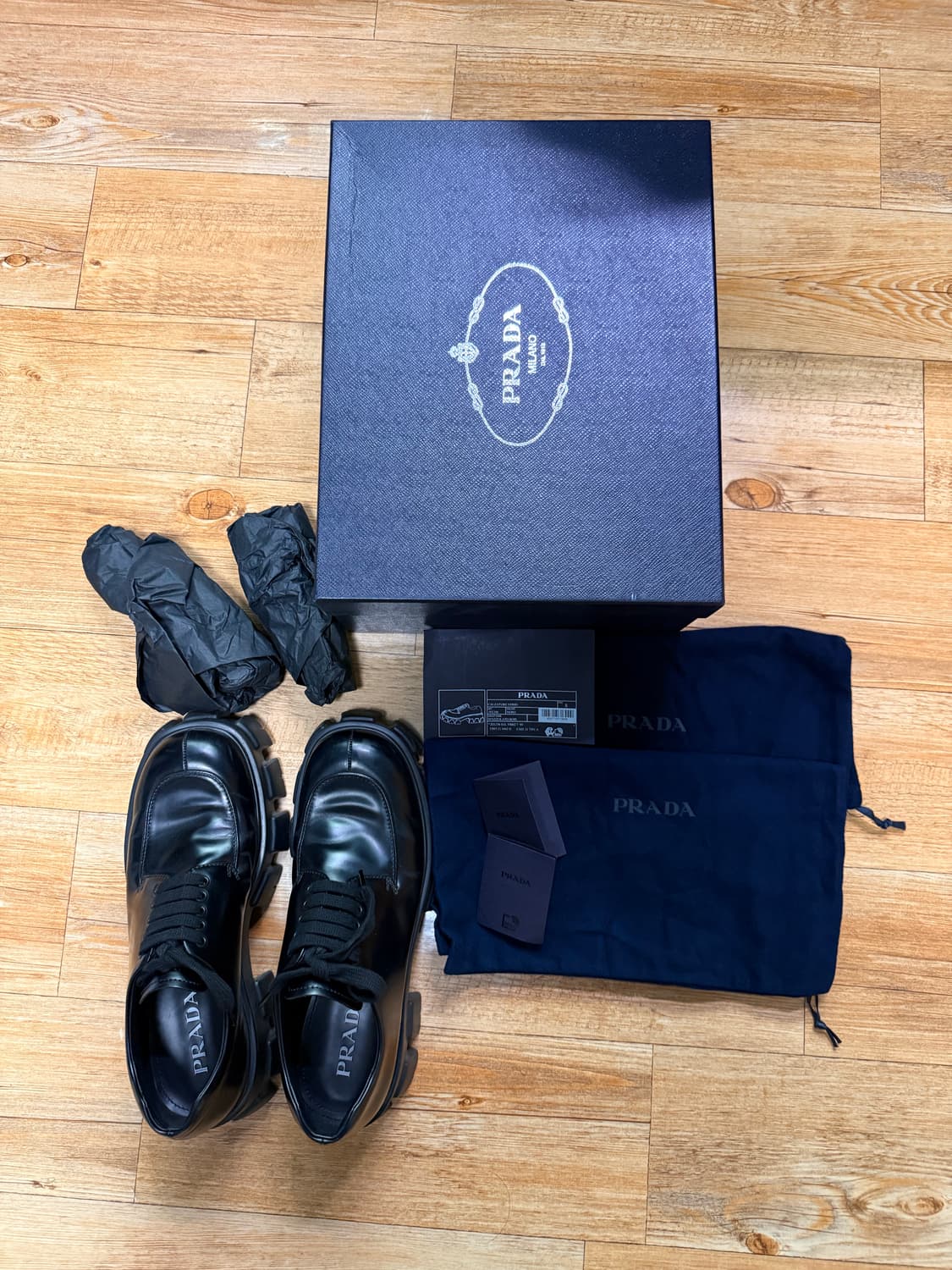 프라다 모놀리스 브러쉬드 로퍼 상품이미지4