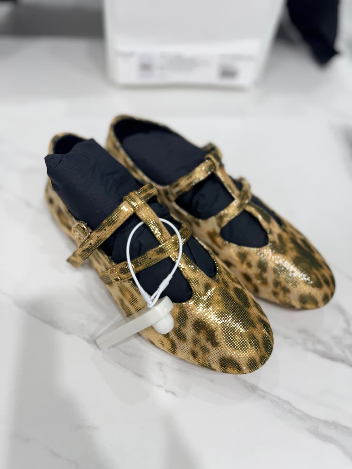 24SS 셀린느 발레리나 레오파드 플랫슈즈 240size 새상품 팝니다. 상품이미지2