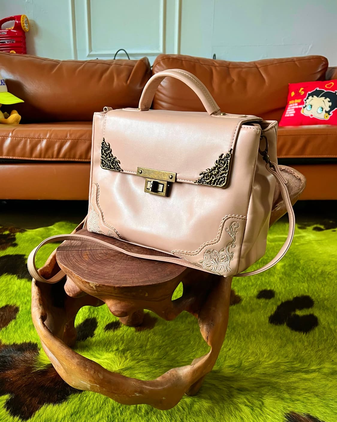 axes femme Antique Metal Trim Crossbag 상품이미지3