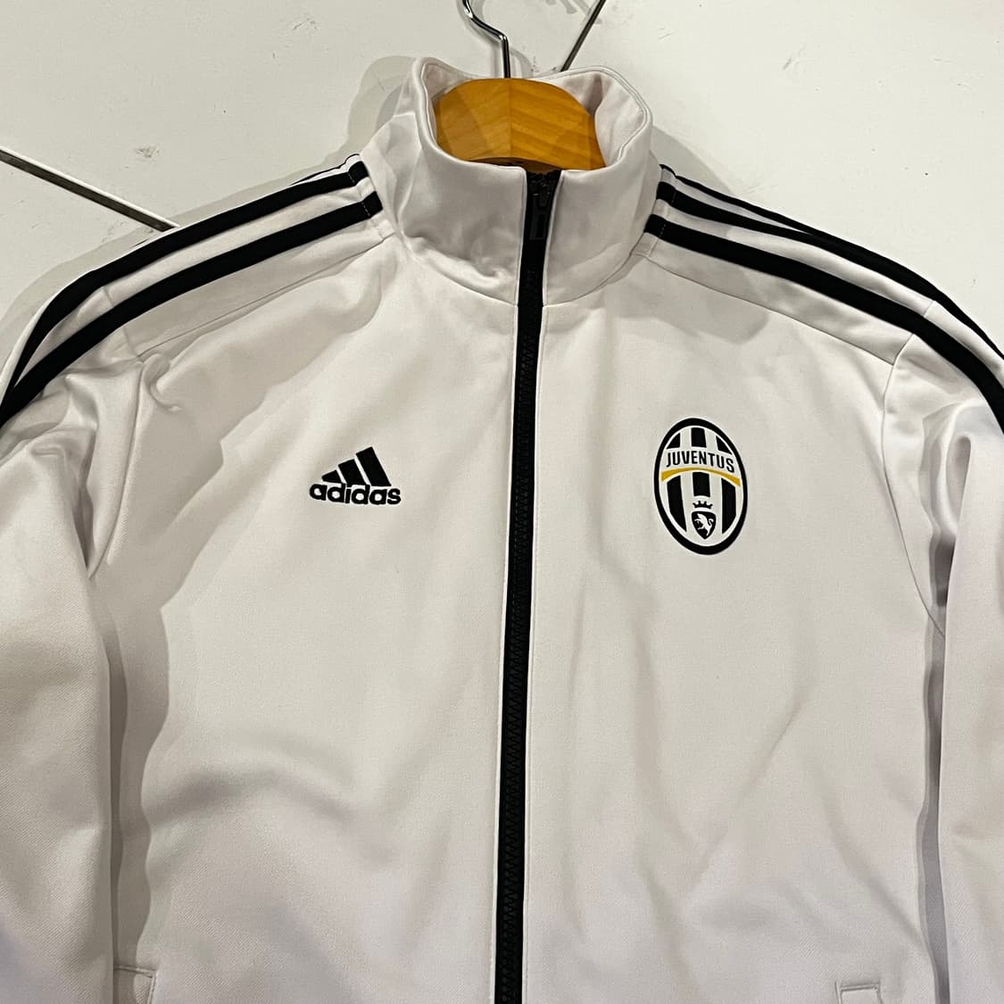 아디다스 화이트 유벤투스 대장 트랙탑 져지 상품이미지3