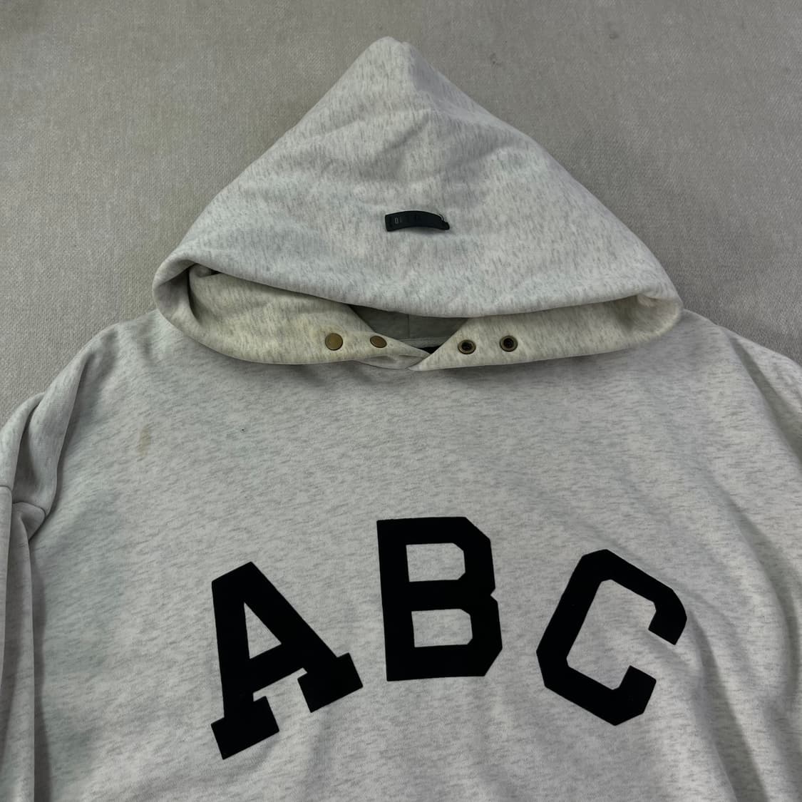 105 피오갓 7주년 ABC 크림 후드티 상품이미지3