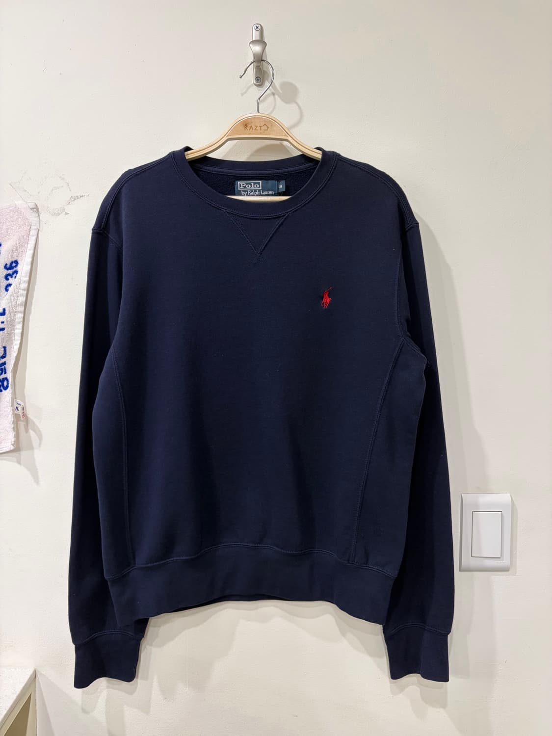 327. 폴로 맨투맨 상품이미지1