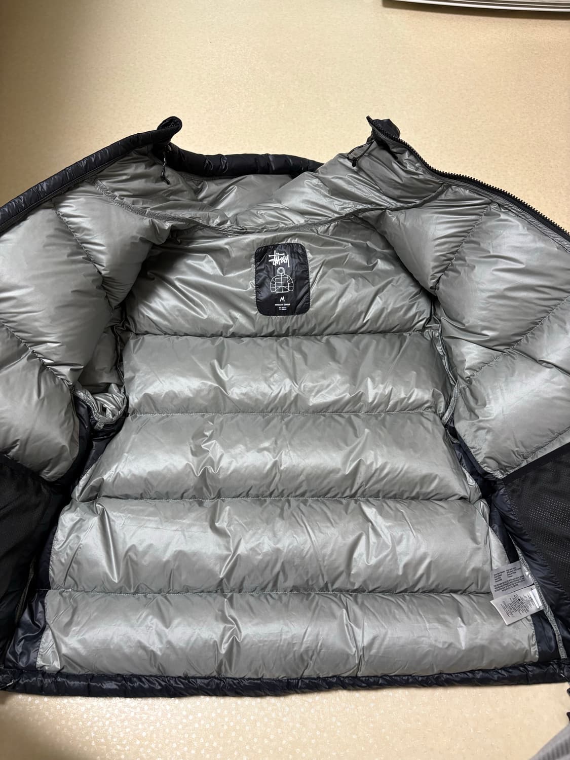 스투시 다운 파카 마이크로 립스탑 팬텀 블랙 상품이미지3