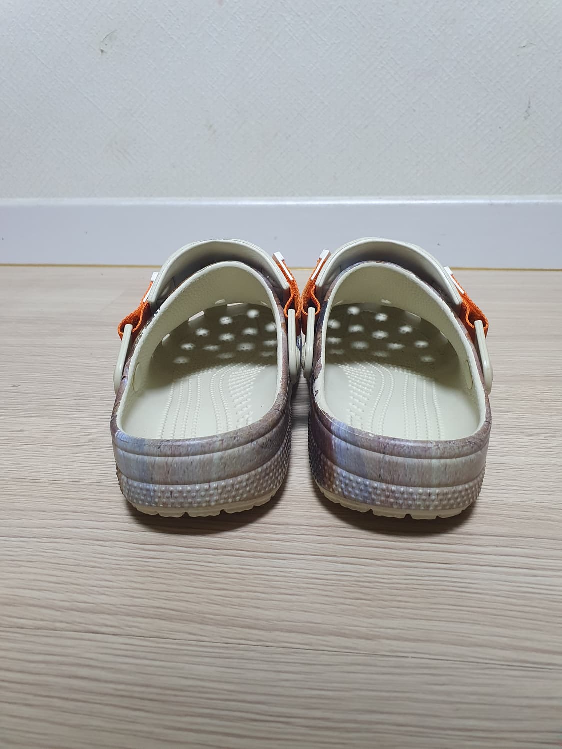 크록스 x WHR 클래식 클로그 슬리퍼 240 상품이미지5