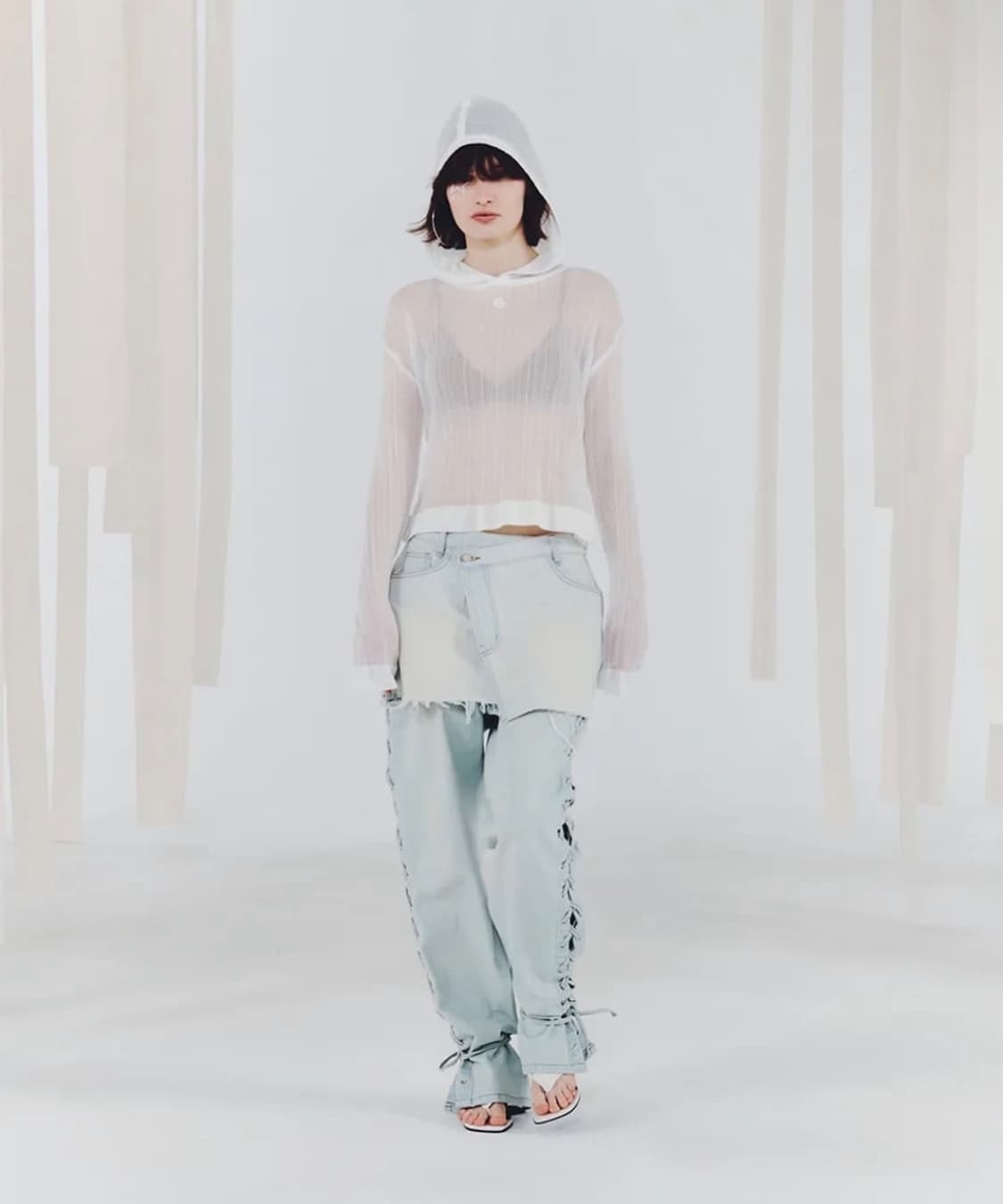 세릭 SHEER LOGO HOOD KNIT / WHITE 상품이미지1