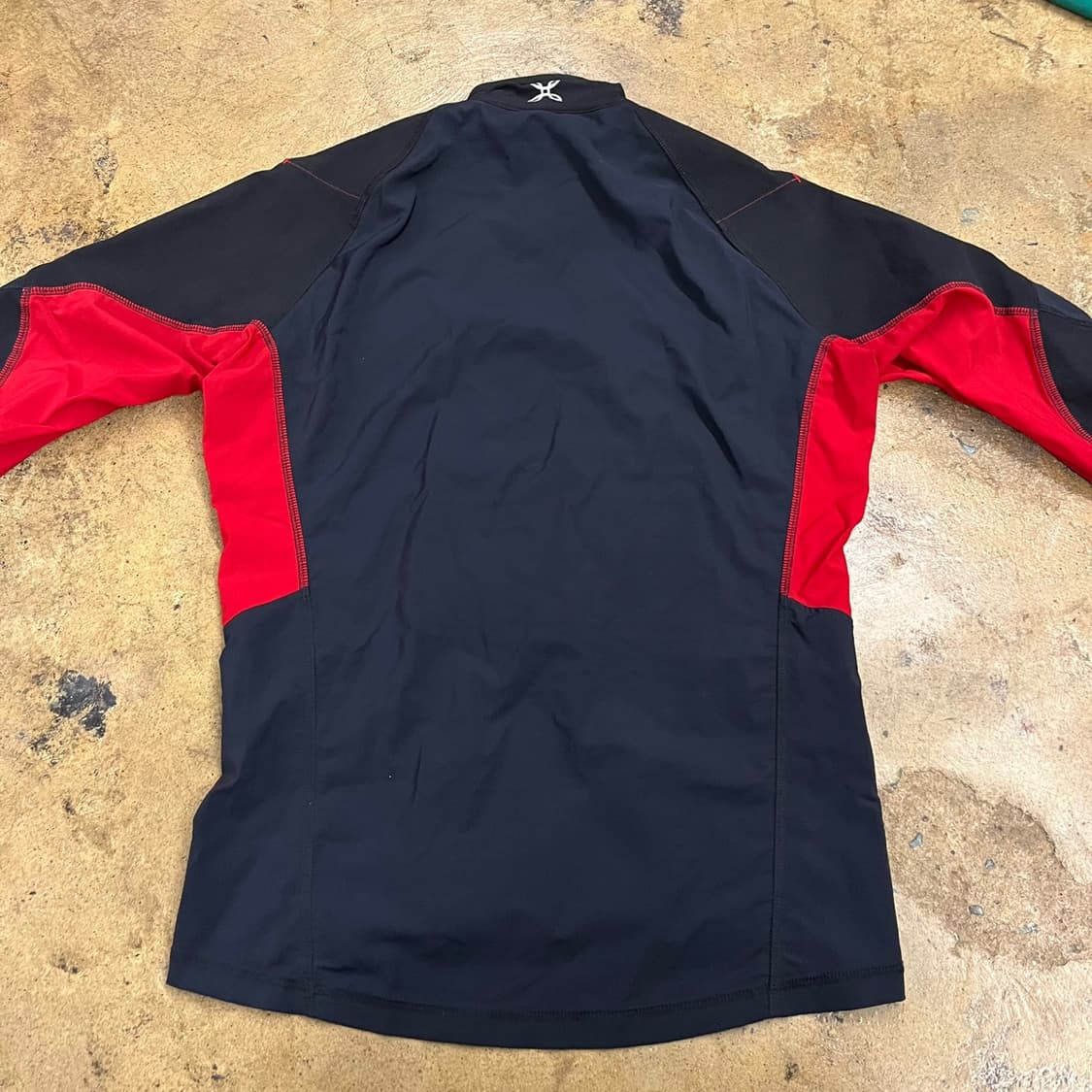 [정품] 몬츄라 프리퍼폼 매글리아 반집업 긴팔티 b18 상품이미지4