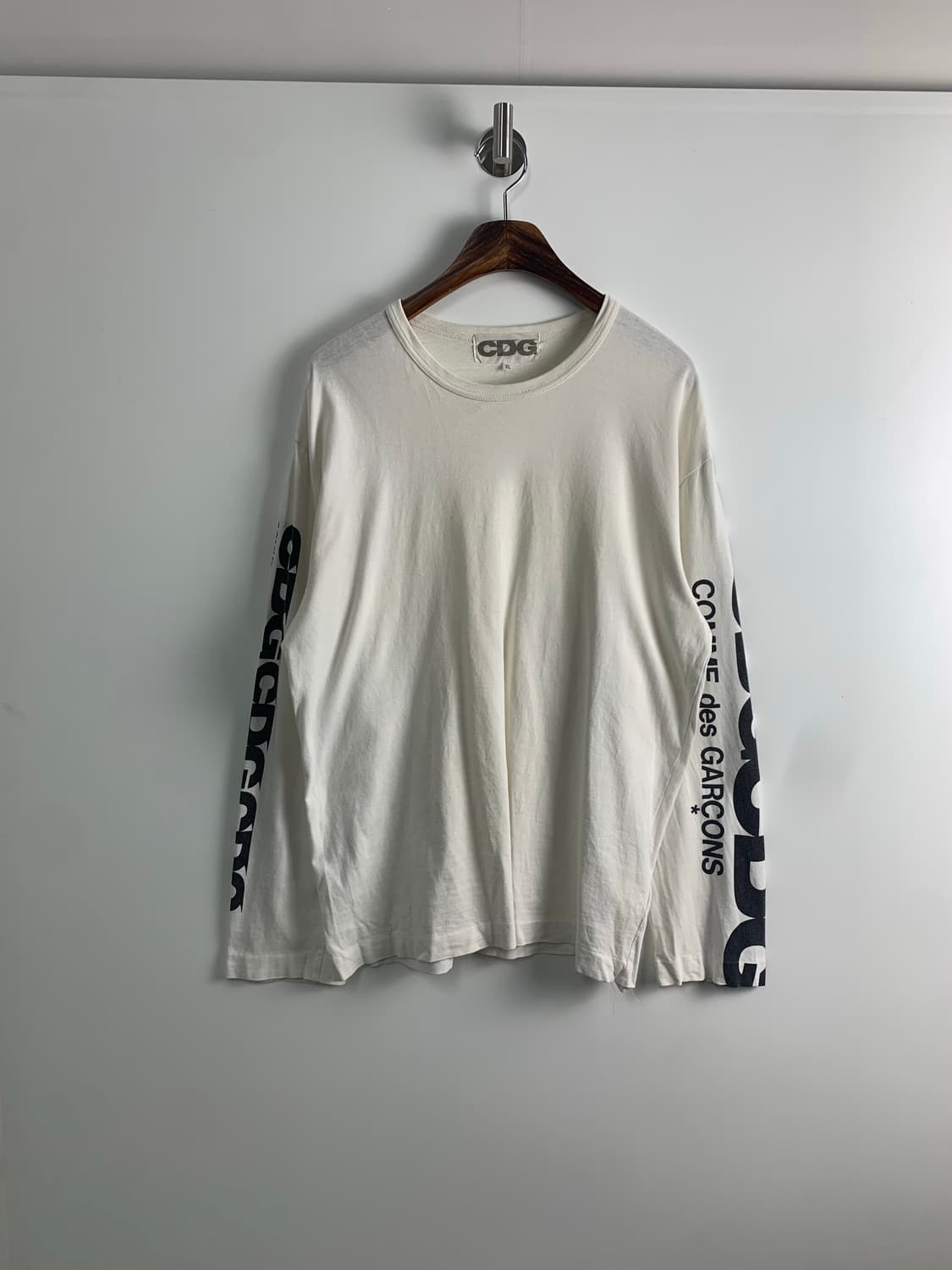 꼼데가르송 스펠아웃 화이트 롱 슬리브 긴팔티 상품이미지2