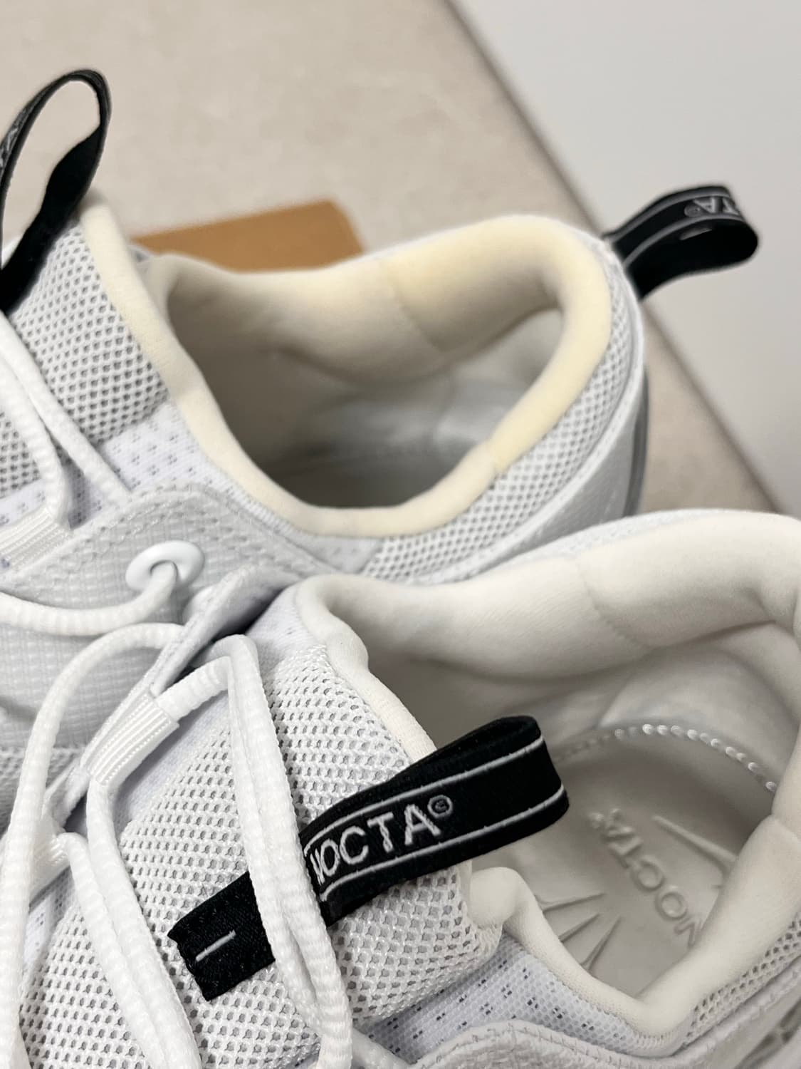 나이키 드레이크 녹타 스니커즈 255 상품이미지3