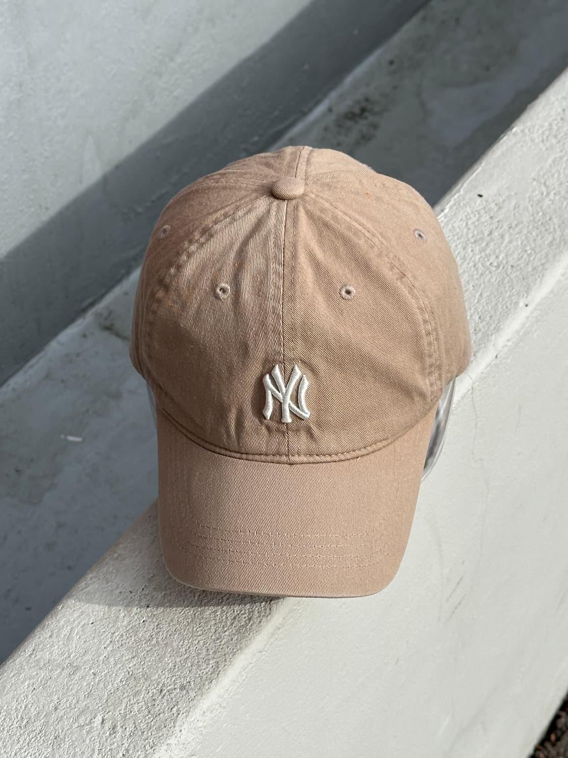 [8-13] MLB 엠엘비 뉴욕양키스 로고 아동 베이지 볼캡 모자 상품이미지1