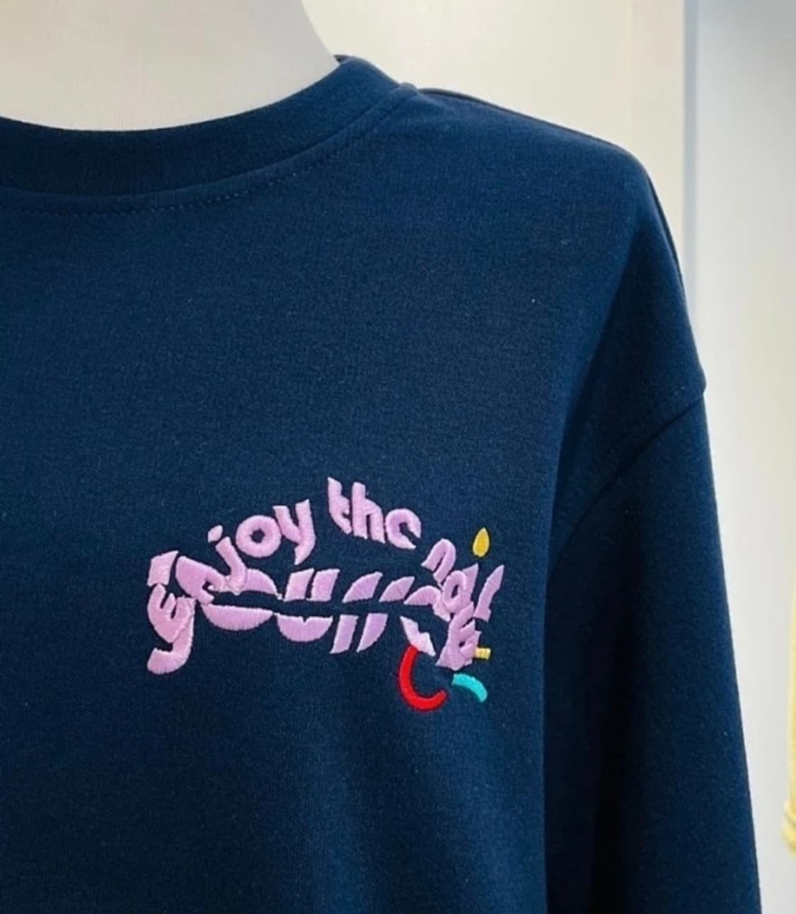 씨씨콜렉트 cc collect 네이비 맨투맨 FREE 상품이미지3